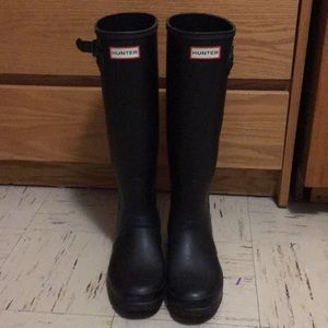 Tall black hunter boots!!